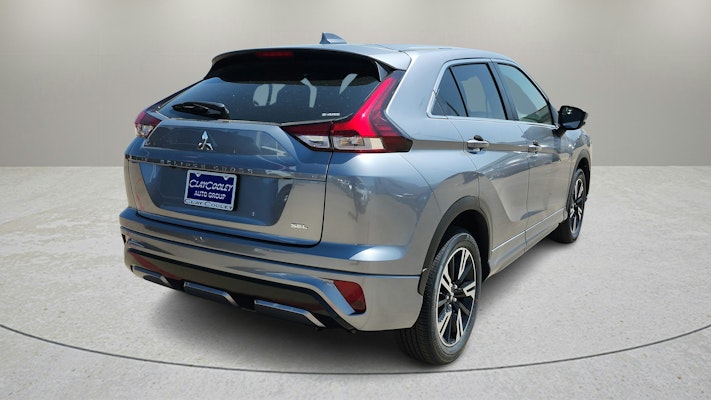 2025 Mitsubishi Eclipse Cross SE photo 3