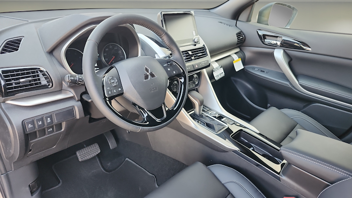 2025 Mitsubishi Eclipse Cross SE photo 9