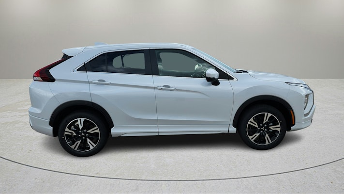 2025 Mitsubishi Eclipse Cross SEL photo 2